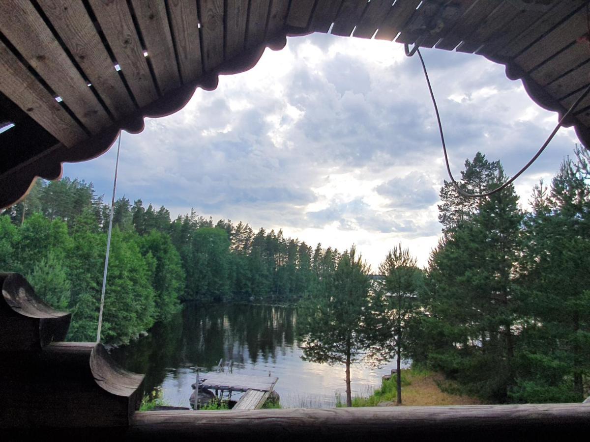 Viihtyisae Hirsimoekki Jaerven Rannalla Siikainen Exterior foto